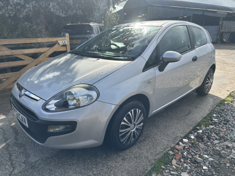 2010 Fiat Punto Evo 1.4 Active in Grey — image 1