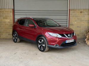 2015 Nissan Qashqai 1.5 Dci N-Tec+ in Red — image 3