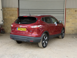 2015 Nissan Qashqai 1.5 Dci N-Tec+ in Red — image 5