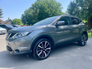 2017 Nissan Qashqai 1.6 Dig-T Tekna SUV 5dr Petrol Manual 2WD Euro 6 (s/s) (163 Ps) in Grey — image 3