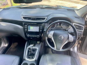 2017 Nissan Qashqai 1.6 Dig-T Tekna SUV 5dr Petrol Manual 2WD Euro 6 (s/s) (163 Ps) in Grey — image 5
