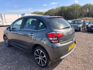 2016 Citroen C3 1.2 Puretech Platinum Euro 6 5dr in Grey — image 5