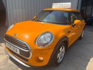 2016 MINI Hatch 1.2 One Euro 6 (s/s) 5dr in Orange — image 3