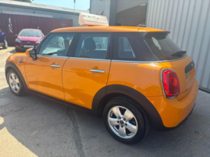 2016 MINI Hatch 1.2 One Euro 6 (s/s) 5dr in Orange — image 4