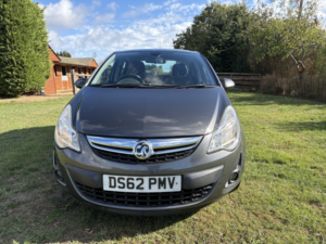 2013 Vauxhall Corsa 1.4 16v Se in Grey — image 3