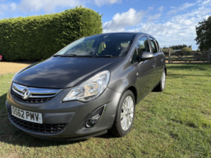 2013 Vauxhall Corsa 1.4 16v Se in Grey — image 4