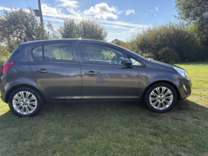 2013 Vauxhall Corsa 1.4 16v Se in Grey — image 5