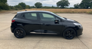 2014 Renault Clio 1.2 Dynamique Medianav 1.2 16v 75 in Black — image 3