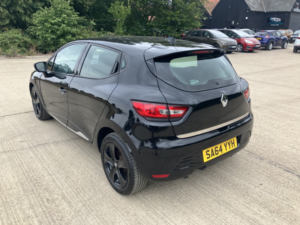 2014 Renault Clio 1.2 Dynamique Medianav 1.2 16v 75 in Black — image 4