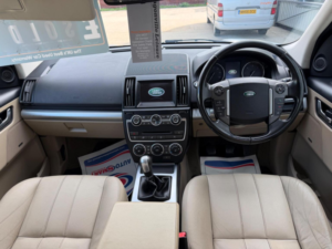 2013 Land Rover Freelander 2 2.2 Td4 Xs 4WD Euro 5 (s/s) 5dr in White — image 2