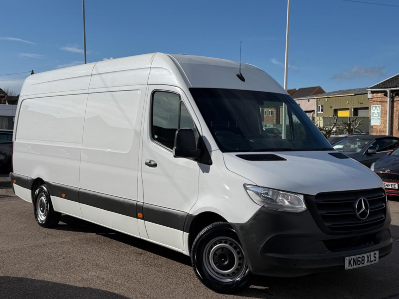2018 Mercedes-Benz Sprinter 2.1 314 Cdi Rwd L3 H2 Euro 6 5dr in White — image 1