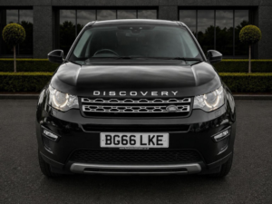 2016 Land Rover Discovery Sport 2.0 Td4 Se Tech Auto 4WD Euro 6 (s/s) 5dr in Black — image 2