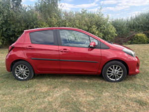 2016 Toyota Yaris 1.3 Dual Vvt-I Icon in Red — image 5