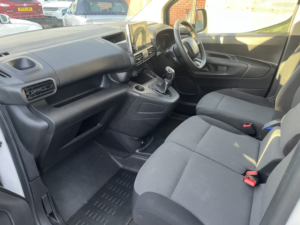 2020 Citroen Berlingo 1.5 Bluehdi 1000 Enterprise M in White — image 2