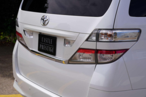 2009 Toyota Vellfire 2.4 X 5dr 8 Seats in White — image 5