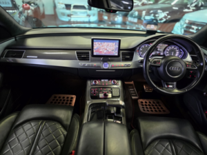 2016 Audi S8 4.0 Tfsi V8 in Red — image 2