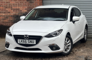 2016 Mazda Mazda3 2.0 Skyactiv-G Se-L Euro 5 (s/s) 5dr in White — image 2