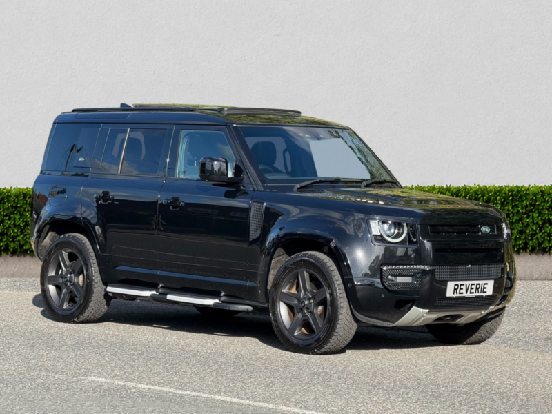 2024 Land Rover Defender 110 3.0 D250 Mhev X-Dynamic Se SUV 5dr Diesel Auto 4WD Euro 6 (s/s) (250 Ps) in Black — image 1