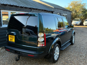 2015 Land Rover Discovery 4 3.0 Sd V6 Se Auto 4WD 5dr in Green — image 2