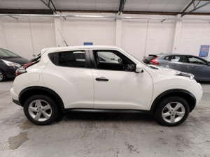 2017 Nissan Juke 1.6 Visia in White — image 6