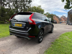 2014 Volvo Xc60 2.4 D5 R-Design Lux Nav Geartronic AWD Euro 5 5dr in Black — image 3