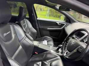 2014 Volvo Xc60 2.4 D5 R-Design Lux Nav Geartronic AWD Euro 5 5dr in Black — image 5