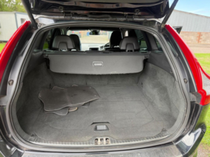 2014 Volvo Xc60 2.4 D5 R-Design Lux Nav Geartronic AWD Euro 5 5dr in Black — image 6