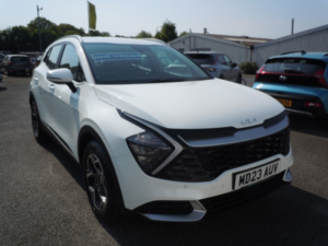 2023 Kia Sportage 1.6 T-Gdi 2 in White — image 2