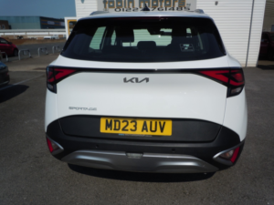 2023 Kia Sportage 1.6 T-Gdi 2 in White — image 6