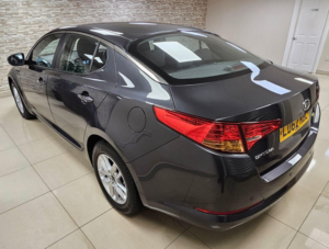 2012 Kia Optima 1.7 Crdi Ecodynamics 1 Saloon 4dr Diesel Manual Euro 5 (s/s) (134 Bhp) in Grey — image 4