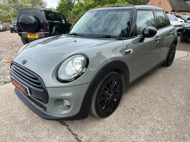 2015 MINI Hatch 1.5 5-Door Hatch Cooper in Grey — image 1