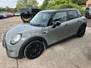2015 MINI Hatch 1.5 5-Door Hatch Cooper in Grey — image 2