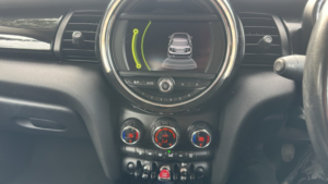 2015 MINI Hatch 1.5 5-Door Hatch Cooper in Grey — image 3
