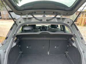 2015 MINI Hatch 1.5 5-Door Hatch Cooper in Grey — image 5