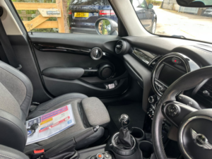 2015 MINI Hatch 1.5 5-Door Hatch Cooper in Grey — image 6