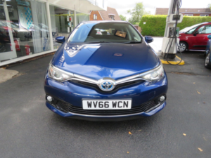 2016 Toyota Auris 1.8 Vvt-H Business Edition CVT Euro 6 (s/s) 5dr in Blue — image 2