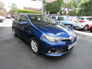 2016 Toyota Auris 1.8 Vvt-H Business Edition CVT Euro 6 (s/s) 5dr in Blue — image 3