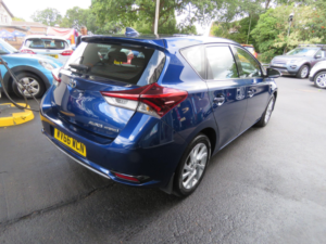 2016 Toyota Auris 1.8 Vvt-H Business Edition CVT Euro 6 (s/s) 5dr in Blue — image 5