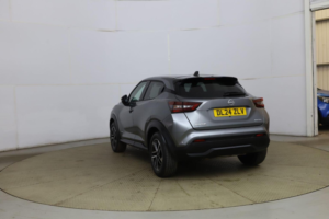 2024 Nissan Juke 1.6 N-Connecta Auto Euro 6 5dr in Grey — image 5