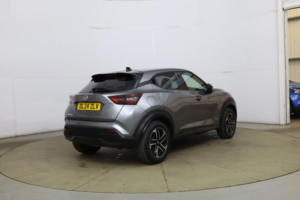 2024 Nissan Juke 1.6 N-Connecta Auto Euro 6 5dr in Grey — image 6