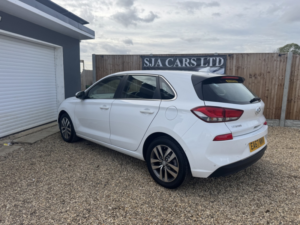 2017 Hyundai I30 1.0 I30 Se Nav 1.0t 120ps in White — image 4