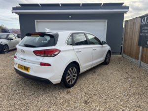 2017 Hyundai I30 1.0 I30 Se Nav 1.0t 120ps in White — image 6