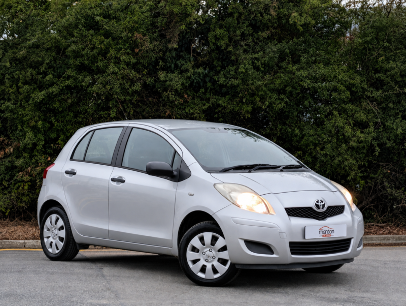 2009 Toyota Yaris 1.0 Vvt-I T2 in Silver — image 1