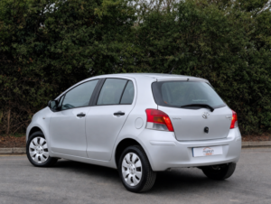 2009 Toyota Yaris 1.0 Vvt-I T2 in Silver — image 5