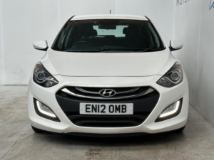 2012 Hyundai I30 1.6 Crdi Blue Drive Active Euro 5 (s/s) 5dr in White — image 2