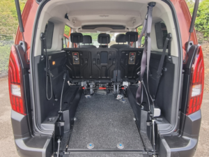 2021 Peugeot Rifter 1.2 Xl Puretech Allure in Bronze — image 2