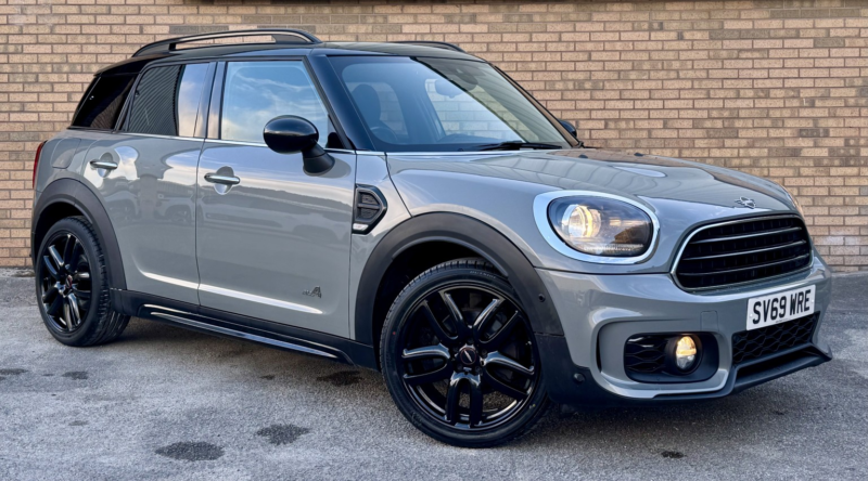 2019 MINI Countryman 2.0 Countryman Cooper D All4 Sport in Grey — image 1