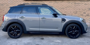 2019 MINI Countryman 2.0 Countryman Cooper D All4 Sport in Grey — image 3