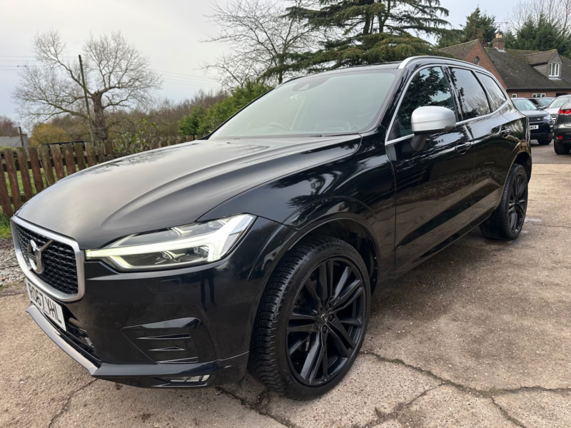 2017 Volvo Xc60 2.0 R-Design D4 AWD in Black — image 1