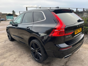 2017 Volvo Xc60 2.0 R-Design D4 AWD in Black — image 3